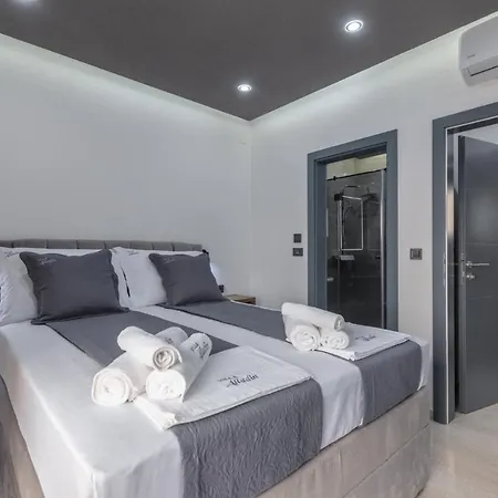 Villa Luxury Beachfront 4 Bedroom With Private Pool****
