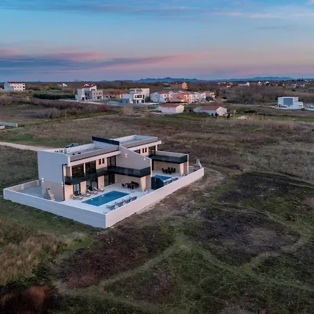 Villa Luxury Beachfront 4 Bedroom With Private Pool****