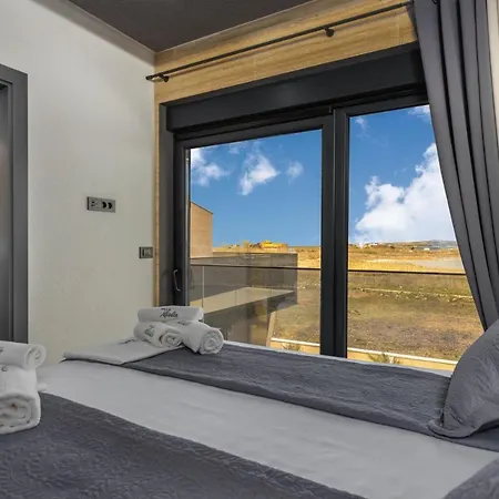 Luxury Beachfront 4 Bedroom With Private Pool**** *